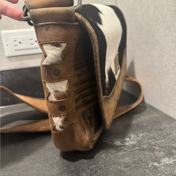 STS Ranchwear Tan and Black Leather Messenger Bag (conceal carry) - Picture 5 of 6